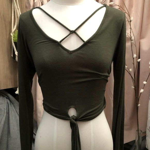 Long sleeve crop top. Super soft. - Picture 6 of 7